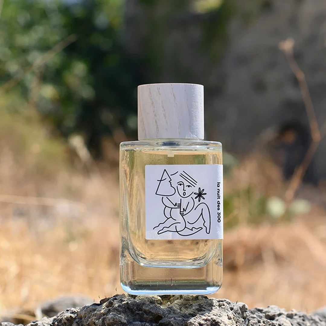 Hellenist La Nuit des 300 bottle on stone